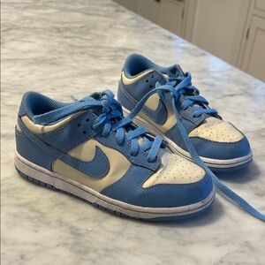 Nike Kids Sneakers in Blue and Cream